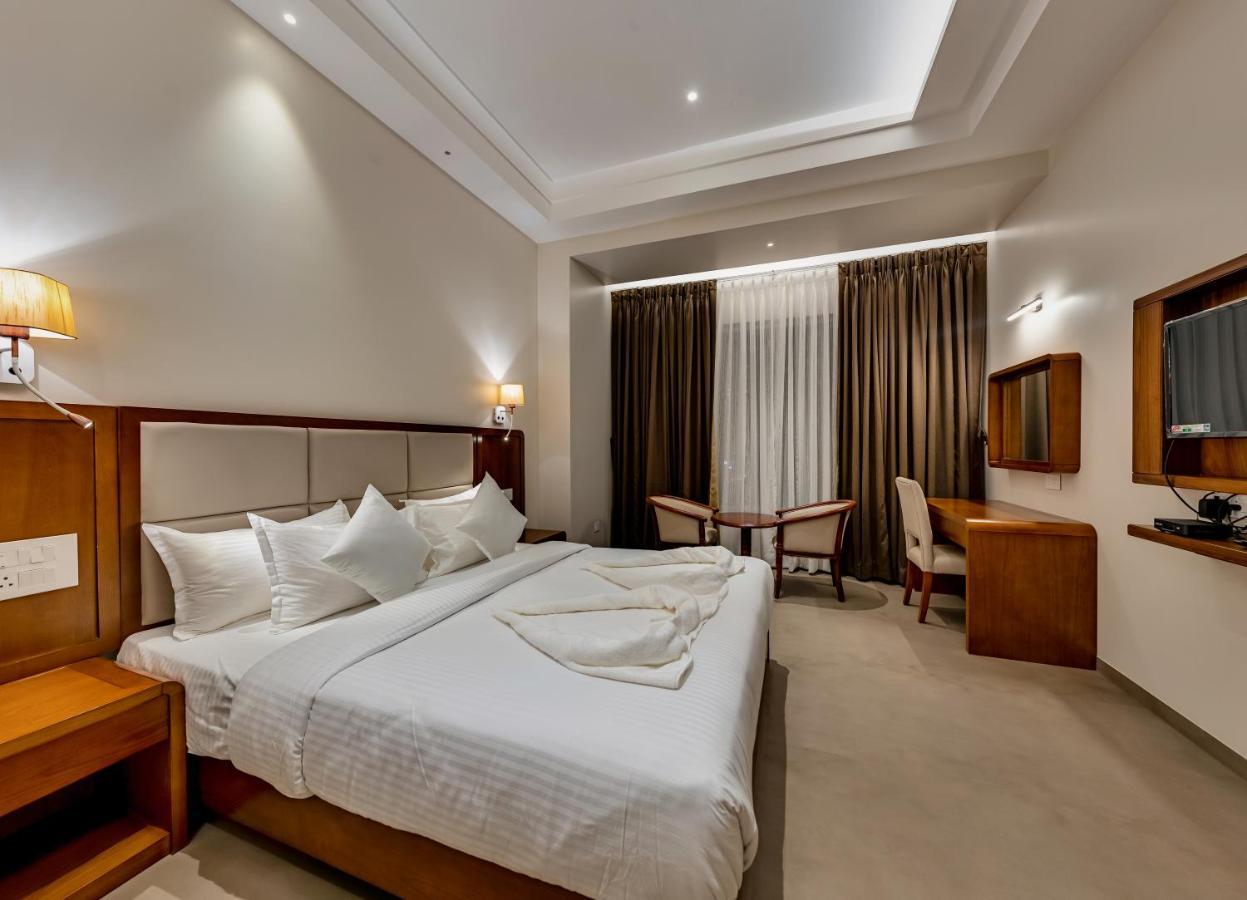 Отель Grand Regal Chandoli Экстерьер фото